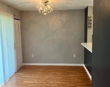 926 Edpas Road - Photo Thumbnail 7