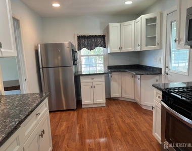 536 Alice Place - Photo Thumbnail 3