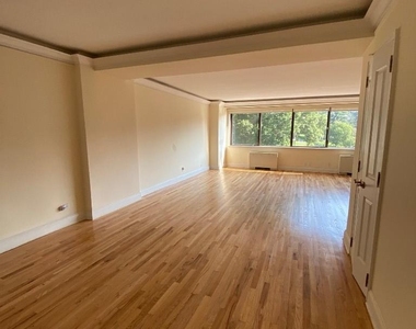 116 Central Park S - Photo Thumbnail 1