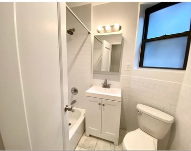 237 E 58th Street - Photo Thumbnail 5