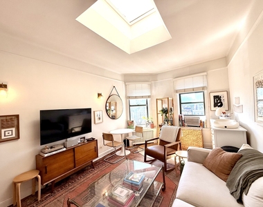 51 7th Avenue S - Photo Thumbnail 1