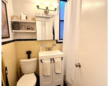 51 7th Avenue S - Photo Thumbnail 8