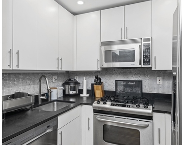 159 Bleecker Street - Photo Thumbnail 3