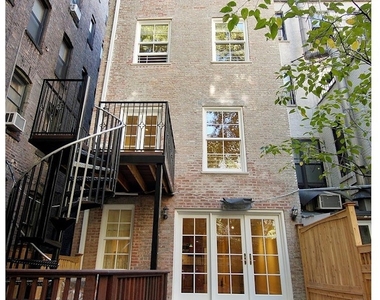333 E 65th Street - Photo Thumbnail 6