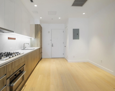 136-18 Maple Avenue - Photo Thumbnail 2