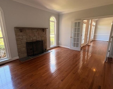 10802 Cedar Creek Drive - Photo Thumbnail 3