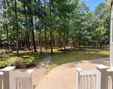 10802 Cedar Creek Drive - Photo Thumbnail 9