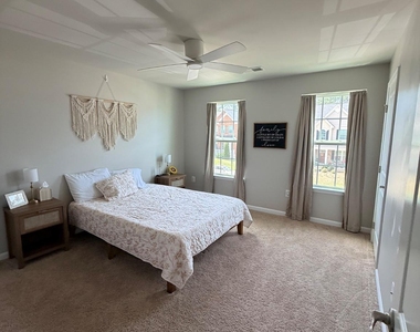 9411 Wood Creek Circle - Photo Thumbnail 21