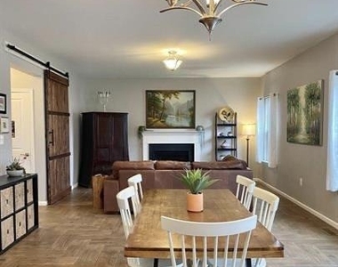 9411 Wood Creek Circle - Photo Thumbnail 4