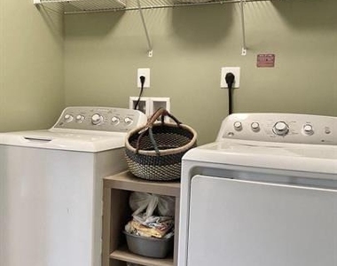 9411 Wood Creek Circle - Photo Thumbnail 22