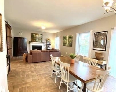 9411 Wood Creek Circle - Photo Thumbnail 5