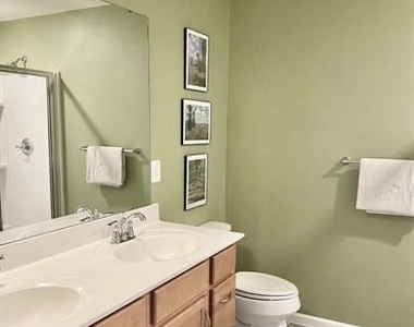 9411 Wood Creek Circle - Photo Thumbnail 17