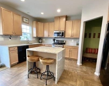 9411 Wood Creek Circle - Photo Thumbnail 11