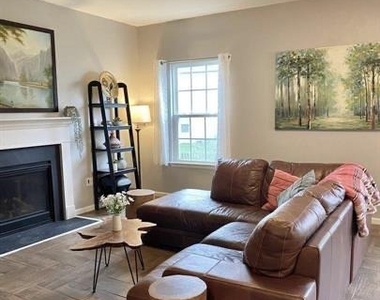 9411 Wood Creek Circle - Photo Thumbnail 7