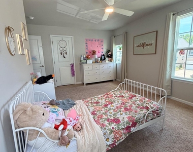 9411 Wood Creek Circle - Photo Thumbnail 20