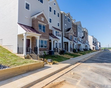 966 Orchard Ridge Place - Photo Thumbnail 4