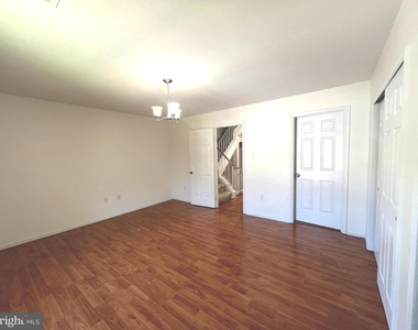12102 Presidio Way - Photo Thumbnail 14
