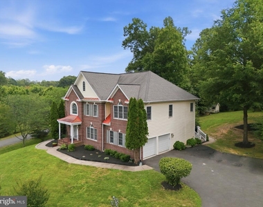 7273 Tinsley Way - Photo Thumbnail 1