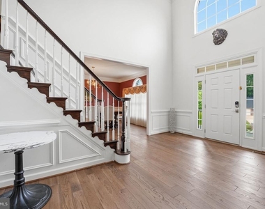 7273 Tinsley Way - Photo Thumbnail 10