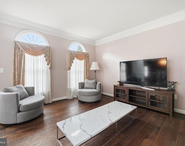 7273 Tinsley Way - Photo Thumbnail 18