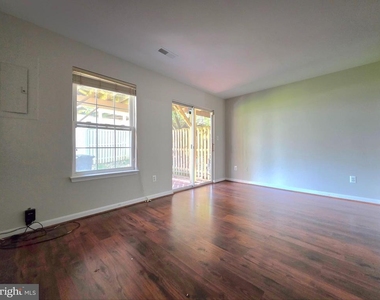 3643 Crosswater Court - Photo Thumbnail 5