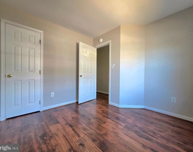 3643 Crosswater Court - Photo Thumbnail 3