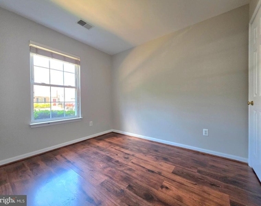 3643 Crosswater Court - Photo Thumbnail 2