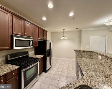 9720 Holmes Place - Photo Thumbnail 2