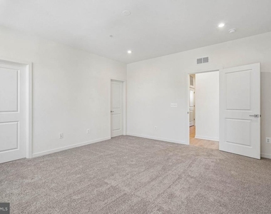 19704 Misty Moss Sq - Photo Thumbnail 12
