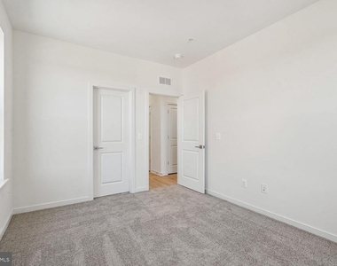 19704 Misty Moss Sq - Photo Thumbnail 23