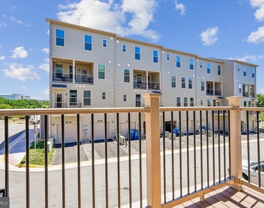 19704 Misty Moss Sq - Photo Thumbnail 13