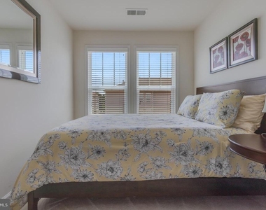 43284 Novi Terrace - Photo Thumbnail 17
