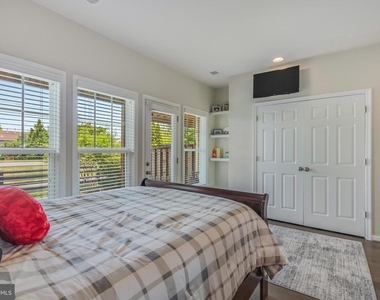 43284 Novi Terrace - Photo Thumbnail 21