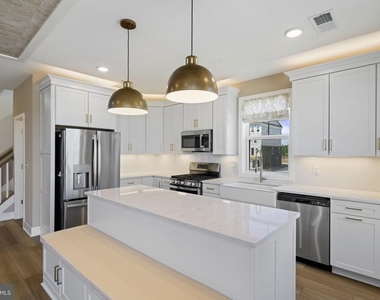 20799 Lamlash Terrace - Photo Thumbnail 6
