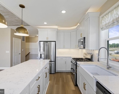 20799 Lamlash Terrace - Photo Thumbnail 7