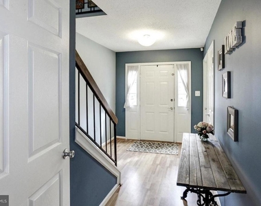 13915 Gunners Place - Photo Thumbnail 2