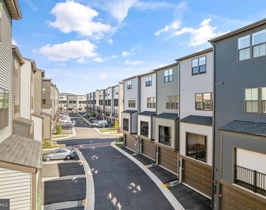 12973 Hattontown Square - Photo Thumbnail 21