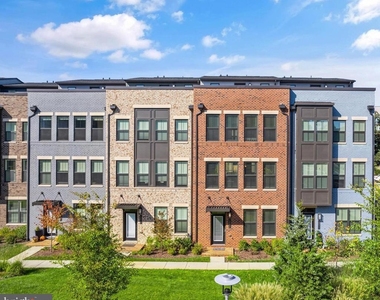 12973 Hattontown Square - Photo Thumbnail 3