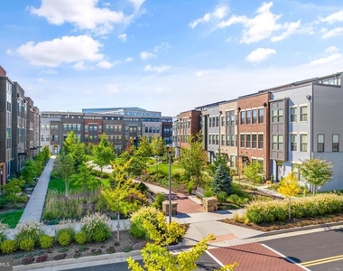 12973 Hattontown Square - Photo Thumbnail 6