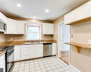 1934 Mcfall Street - Photo Thumbnail 4