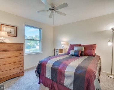 12601 Bayou Drive - Photo Thumbnail 4