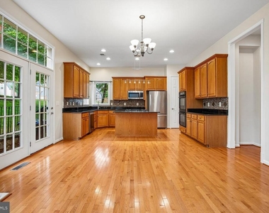 9063 Galvin Lane - Photo Thumbnail 7