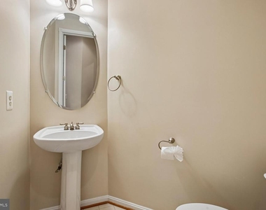 9063 Galvin Lane - Photo Thumbnail 11