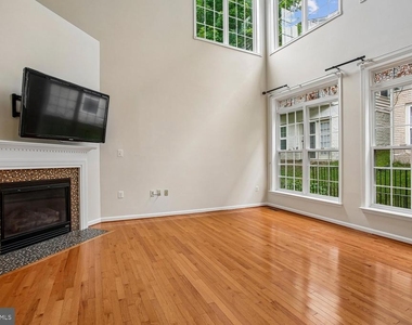 9063 Galvin Lane - Photo Thumbnail 5