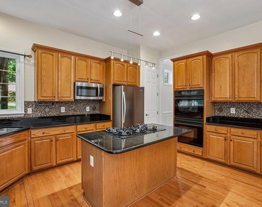 9063 Galvin Lane - Photo Thumbnail 8