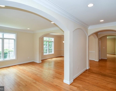1924 Leonard Road - Photo Thumbnail 4