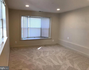 1820 Pimmit Drive - Photo Thumbnail 5