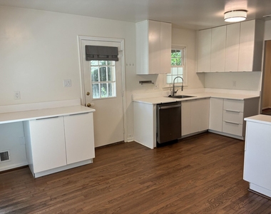 4834 King Solomon Drive - Photo Thumbnail 6