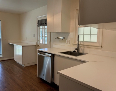 4834 King Solomon Drive - Photo Thumbnail 8