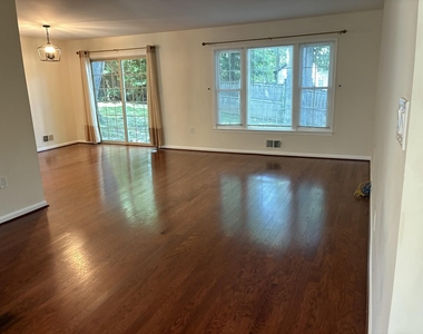 4834 King Solomon Drive - Photo Thumbnail 4